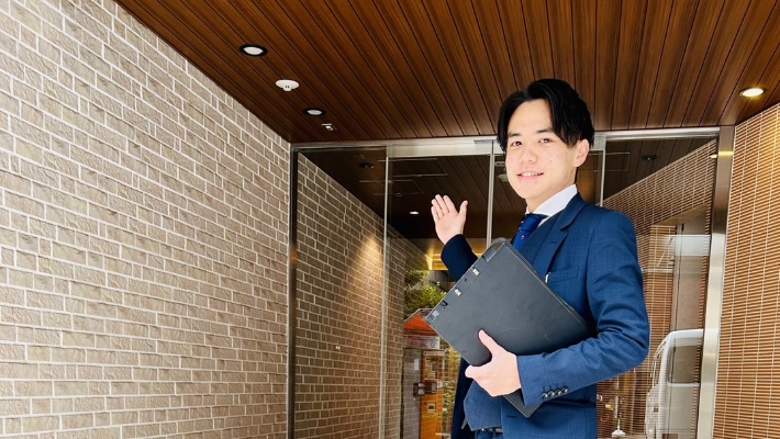 相談中の男性のイメージ